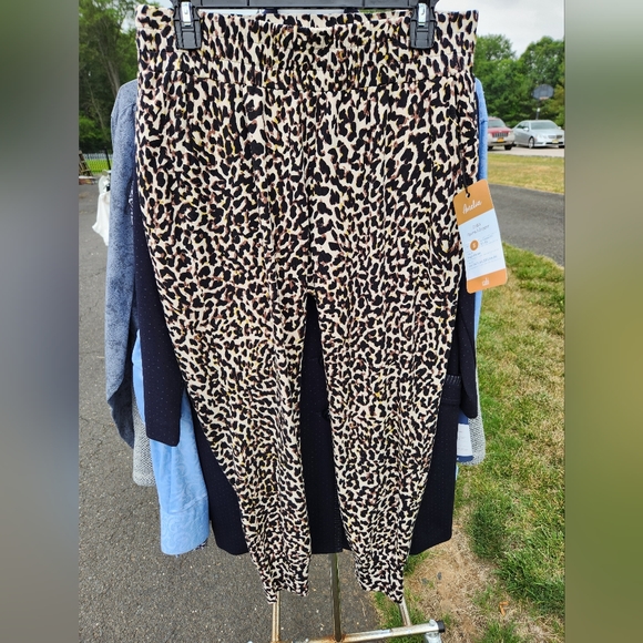 Cabi Spotted Jogger Size small - Picture 3 of 4